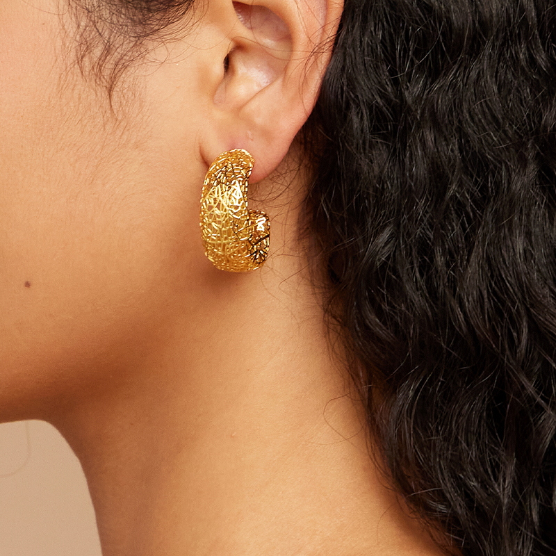 IVOG C Shape Hollowed Out Earr - Street Fashion Websites review and price
